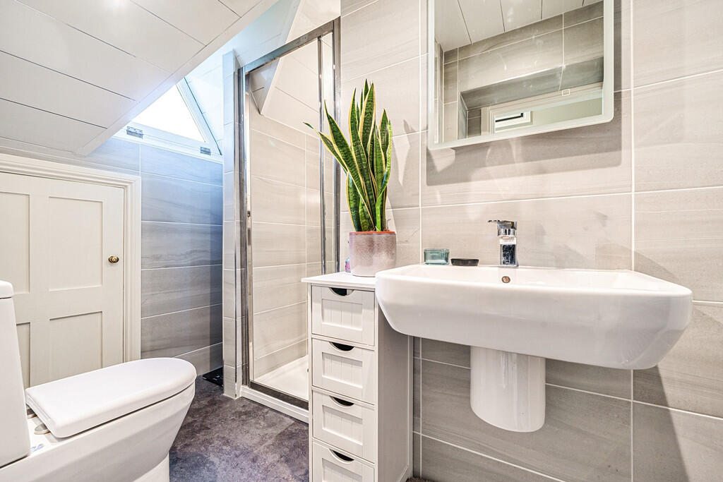 Bedroom 1 En Suit...