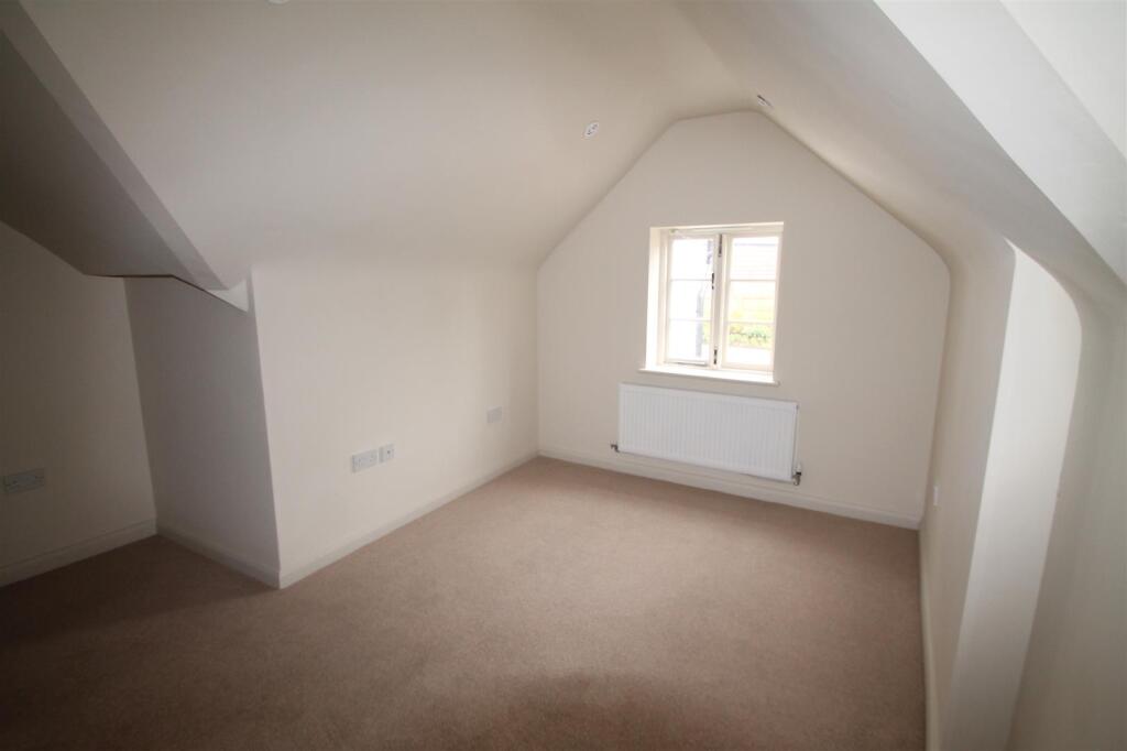 Apt 3 St Chads Bedroom 2.JPG