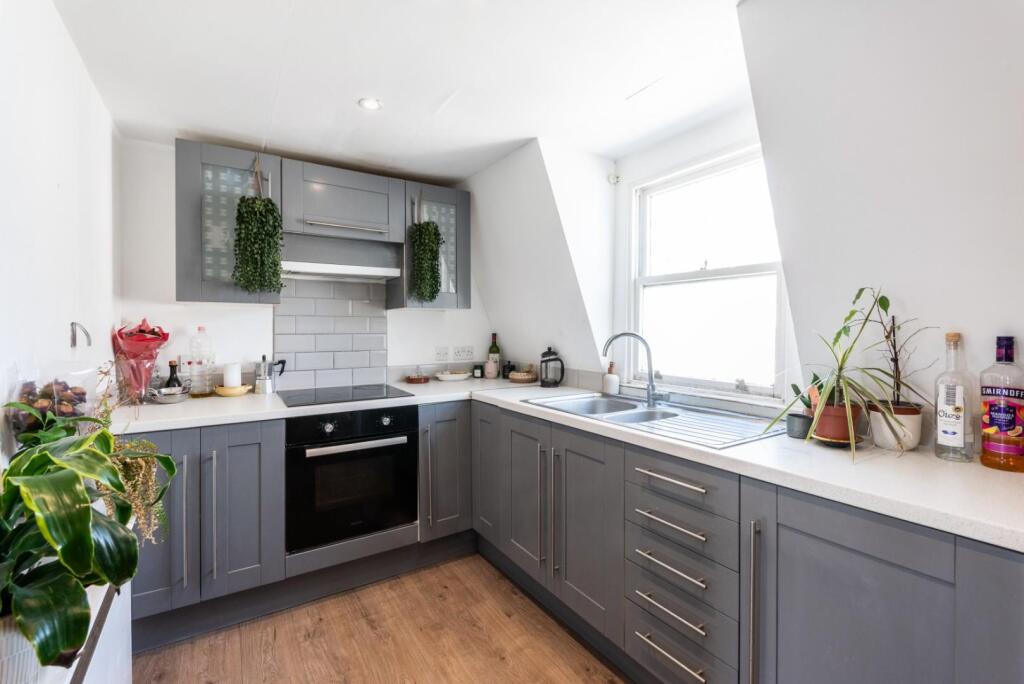 Flat 3, 9 Lower Borough Walls, Bath BA1 1QR-9.jpg