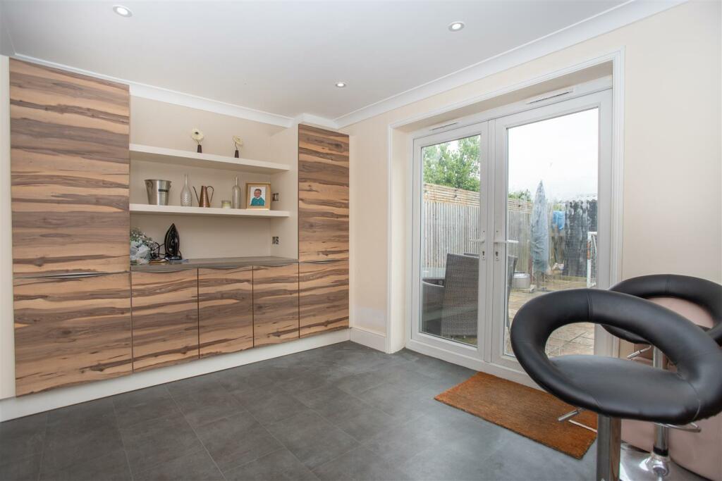 Kitchen / Breakfast Room