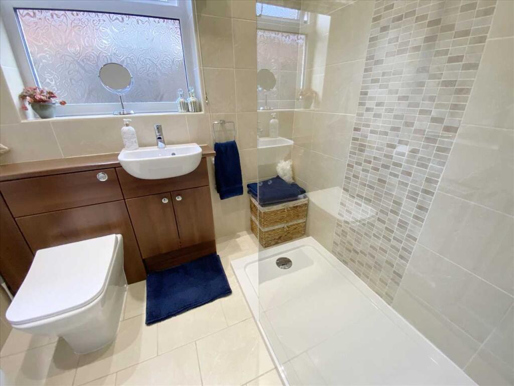 Shower Room:
