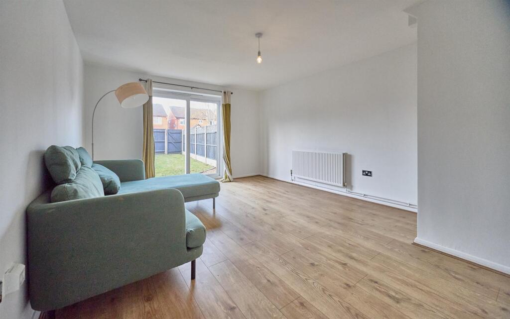 Lounge Dining Room to Rear