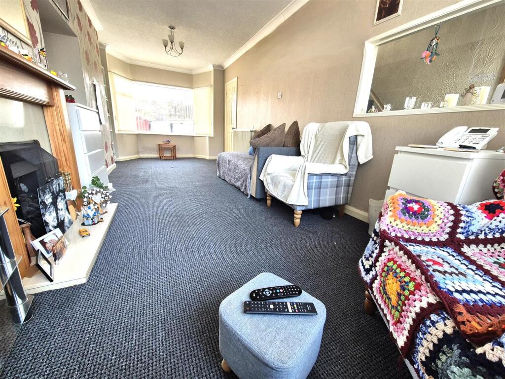 Through Lounge