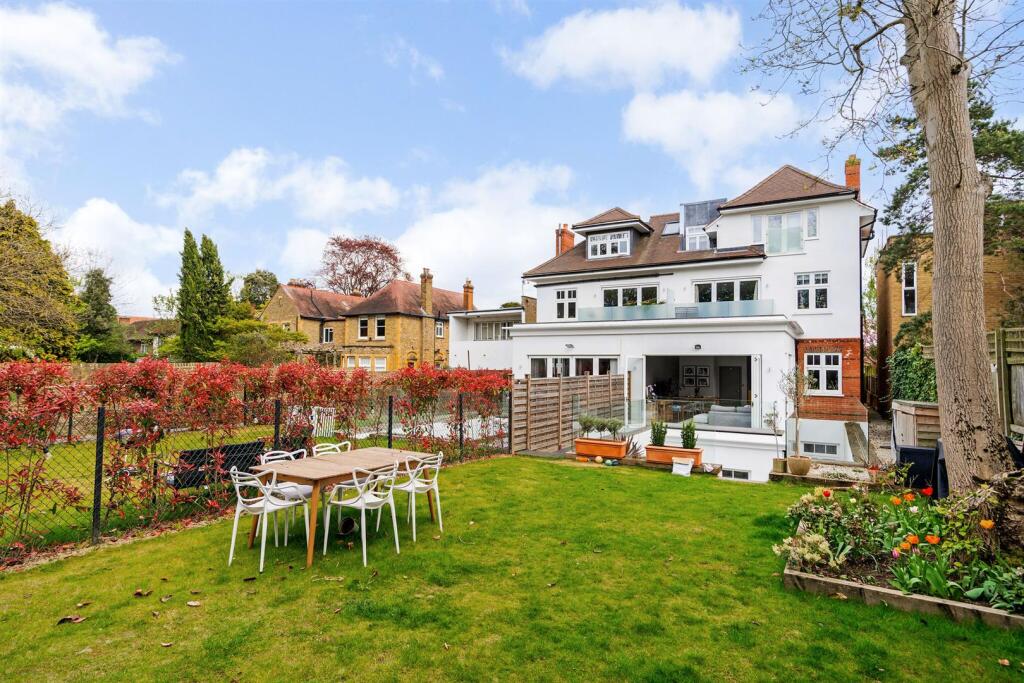 90061_Flat 1 Gable House (32)_low.jpg