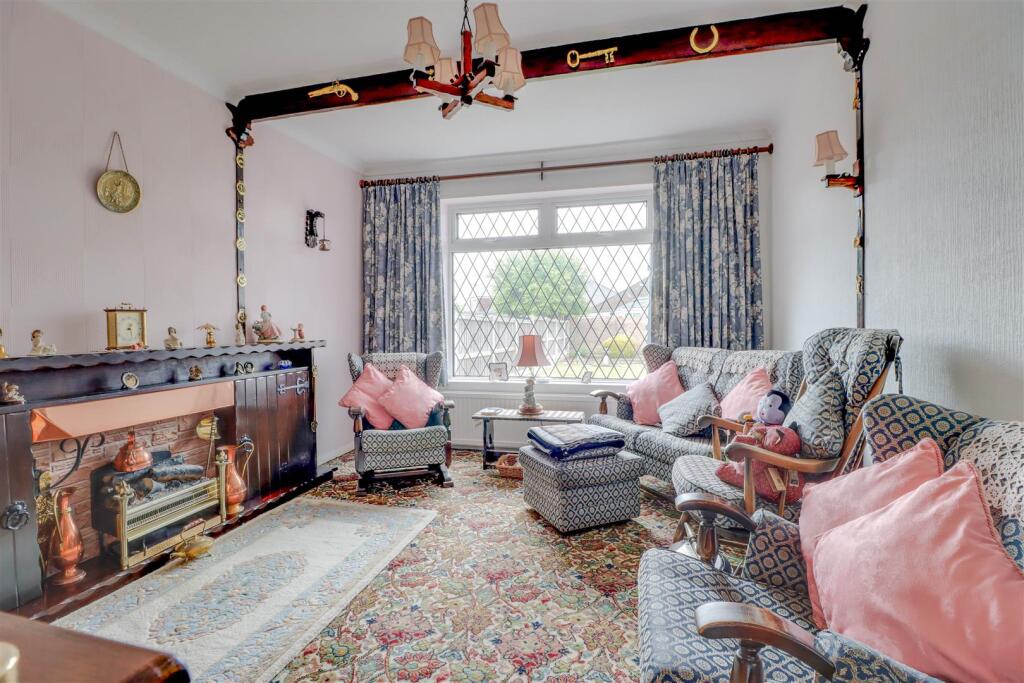 61 LUCERNE WALK WICKFORD-4.jpg