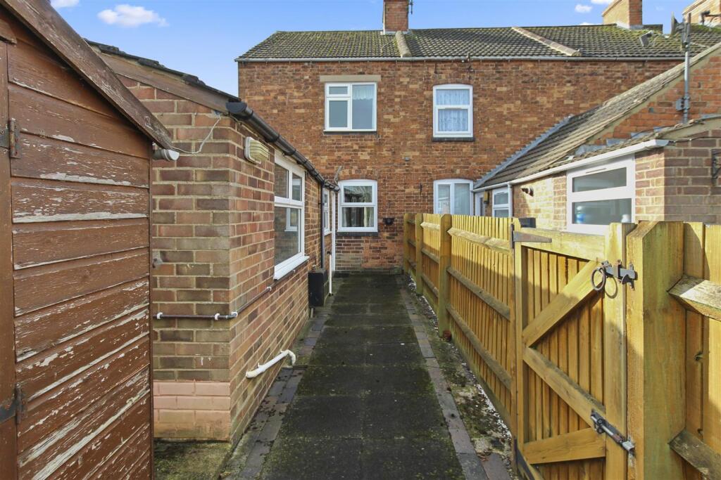 Finedon Road  (26).jpg