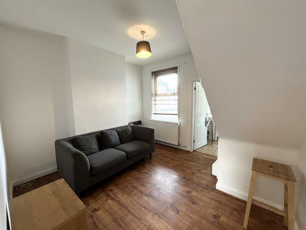 Swan Lane, Lounge.jpeg