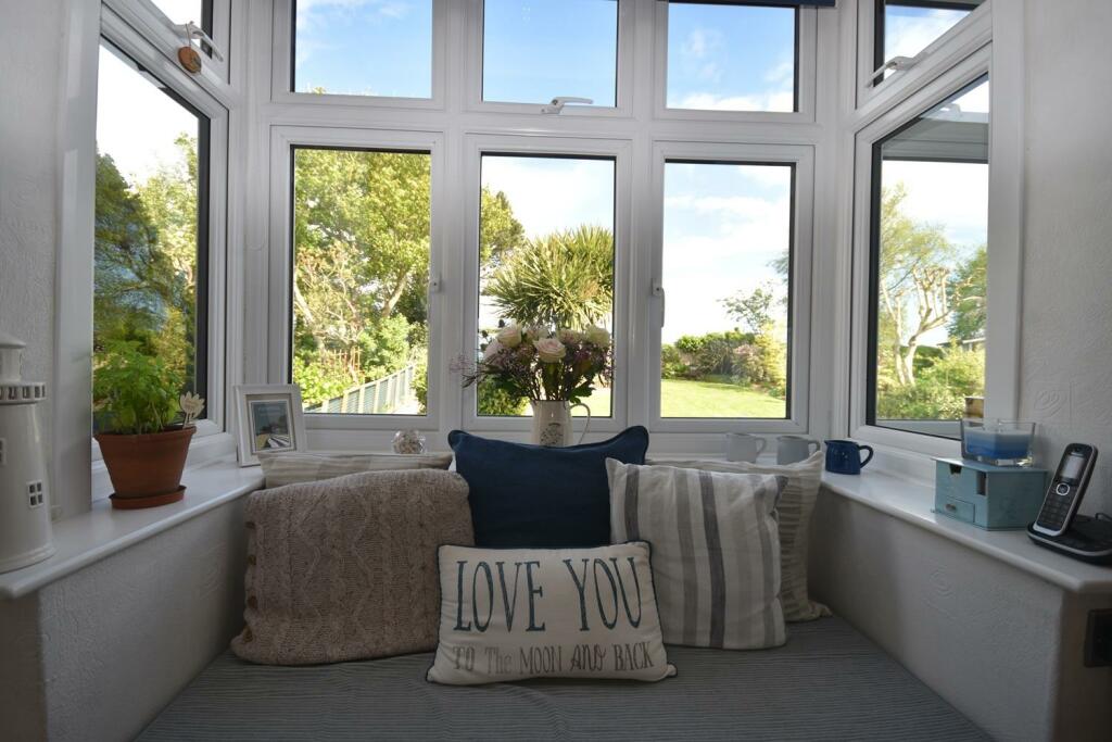 DINING WINDOW.JPG