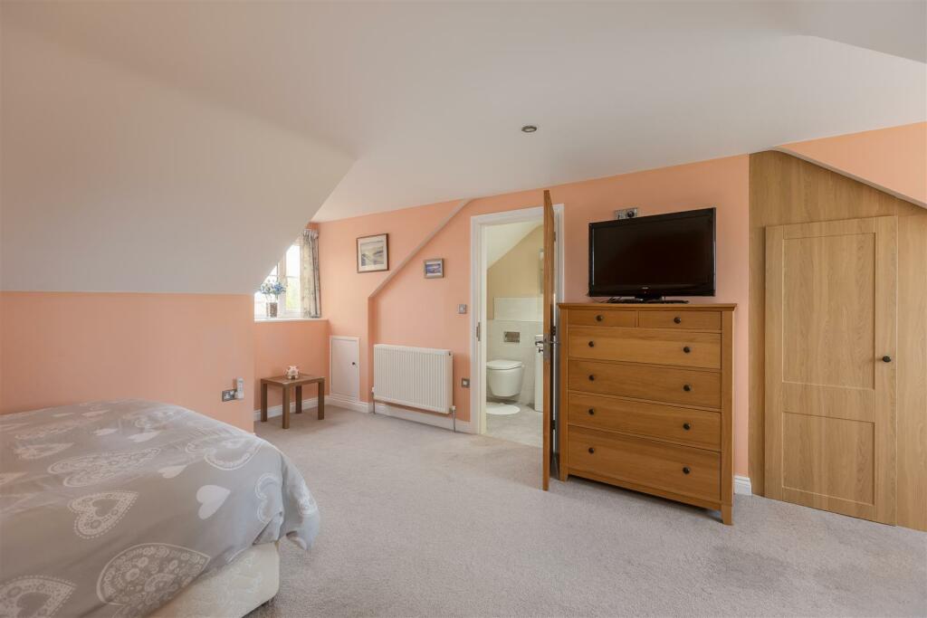 Givenbrook Bedroom 1-1.jpg