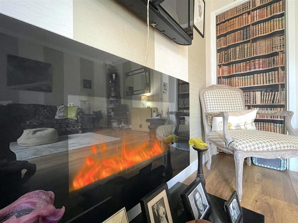 Living Room Fire place.jpeg
