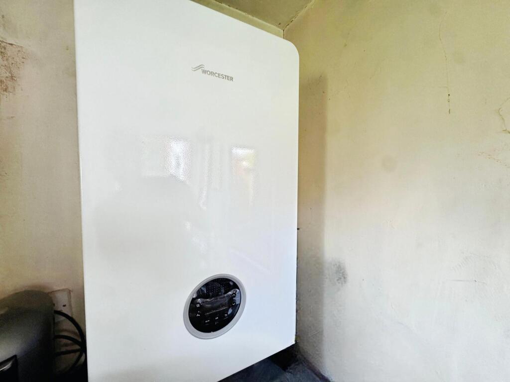 66, Crown Hills Avenue, LE5 4HE