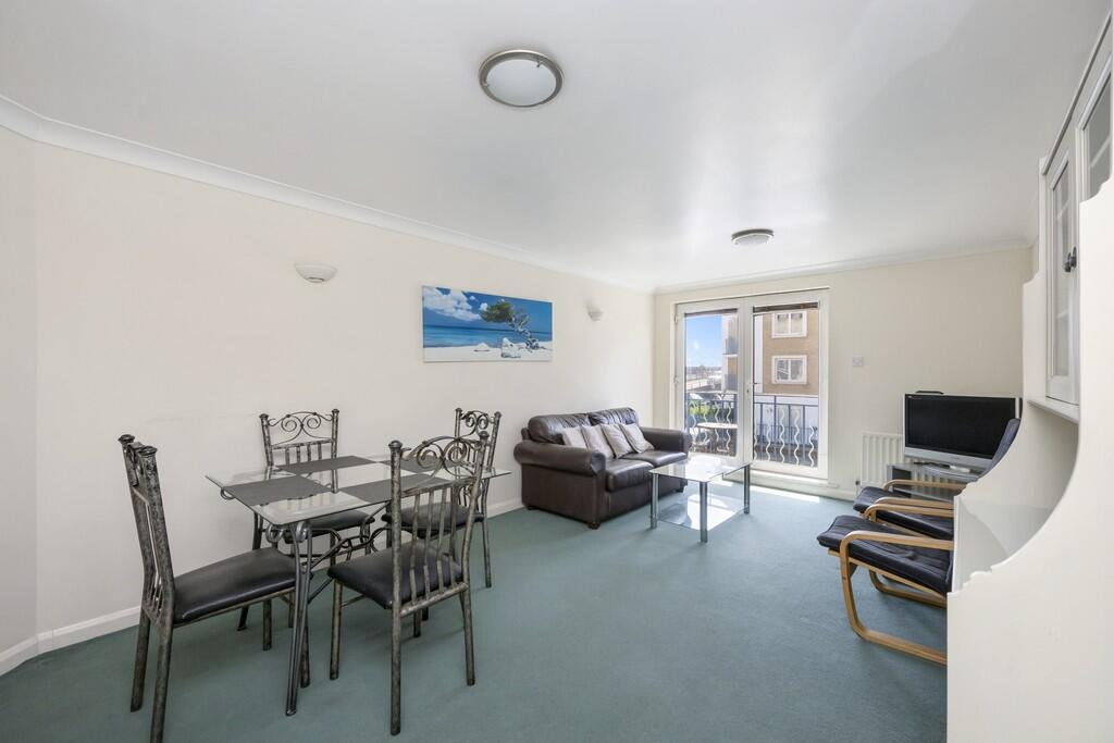 Hamilton Court-01...