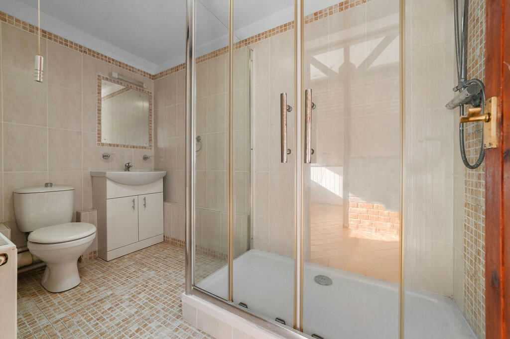 PT-TV-HillTopHous...