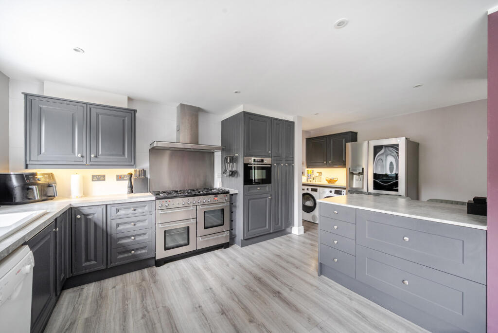 1353467-16-68c1b0...