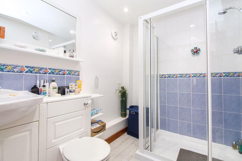 Annexe Shower Room