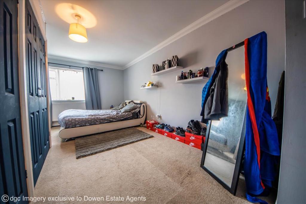 BEDROOM 5