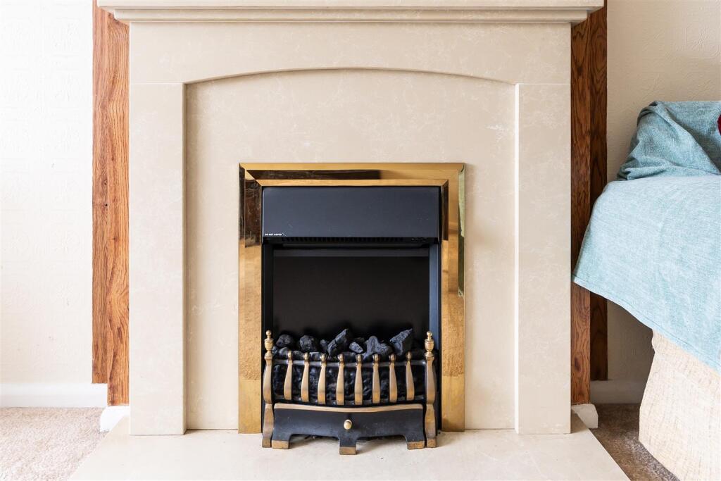 DIRDENE CLOSE (4).jpg