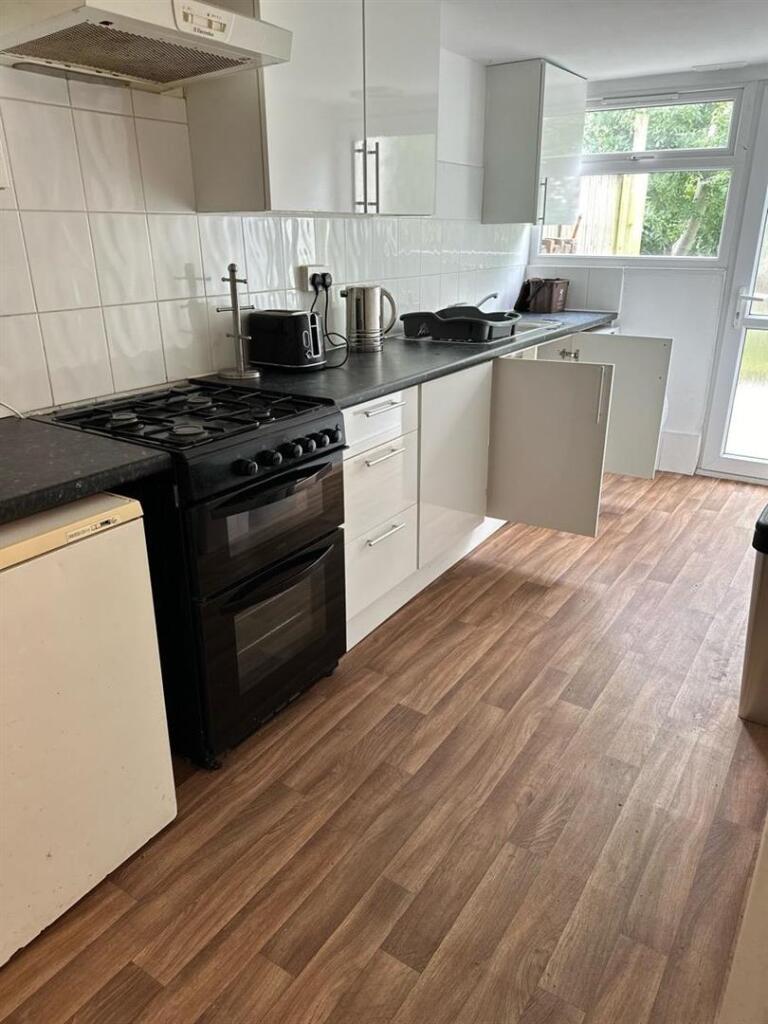 02-Kitchen-0001.jpg