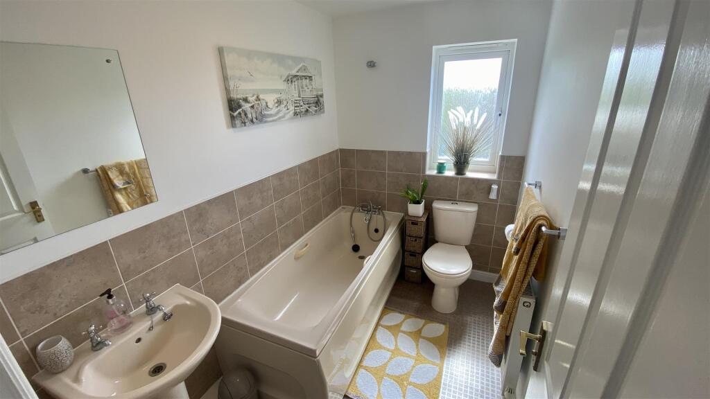 Family Bathroom/WC