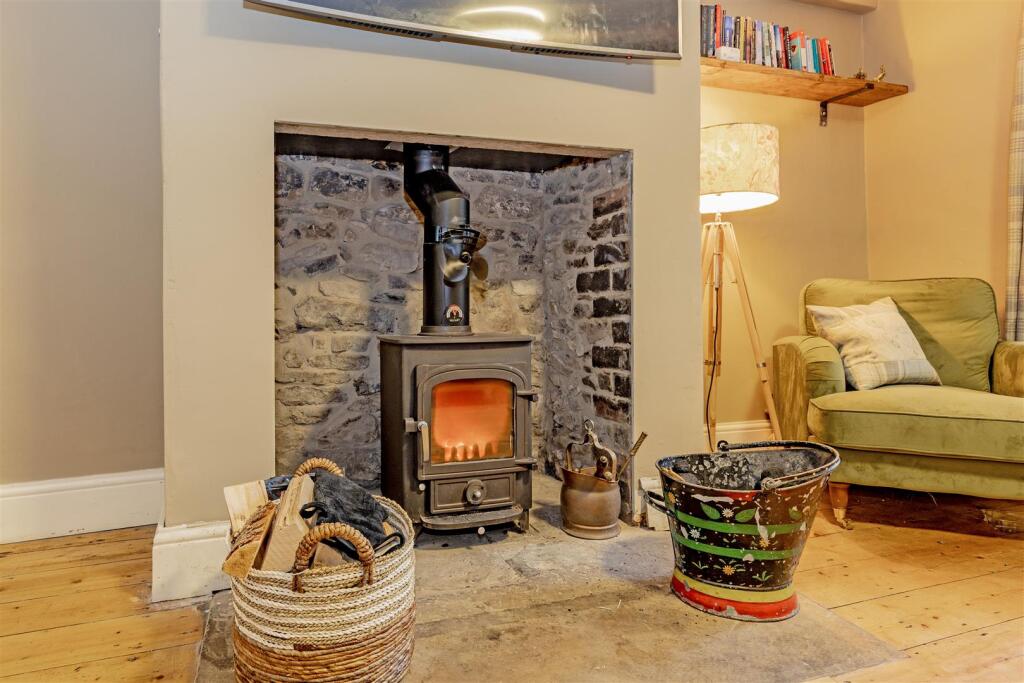 Reception Room-4.jpg