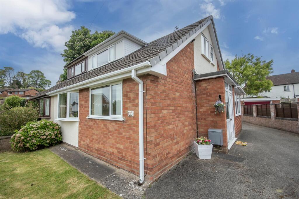 15 Powis Avenue, Oswestry.jpg