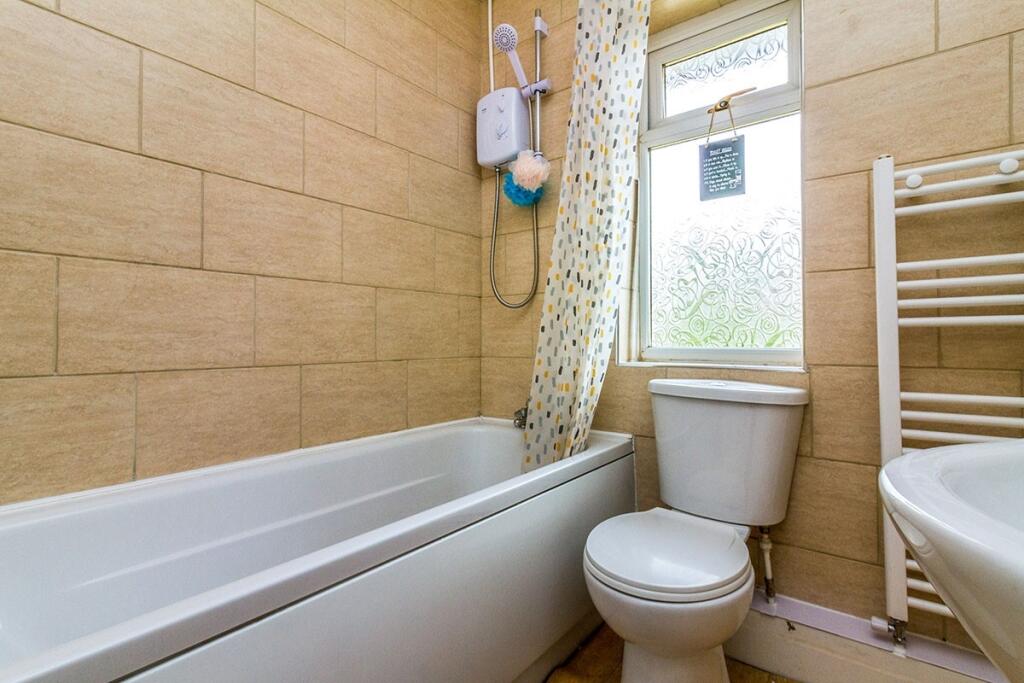 Family Bathroom/WC