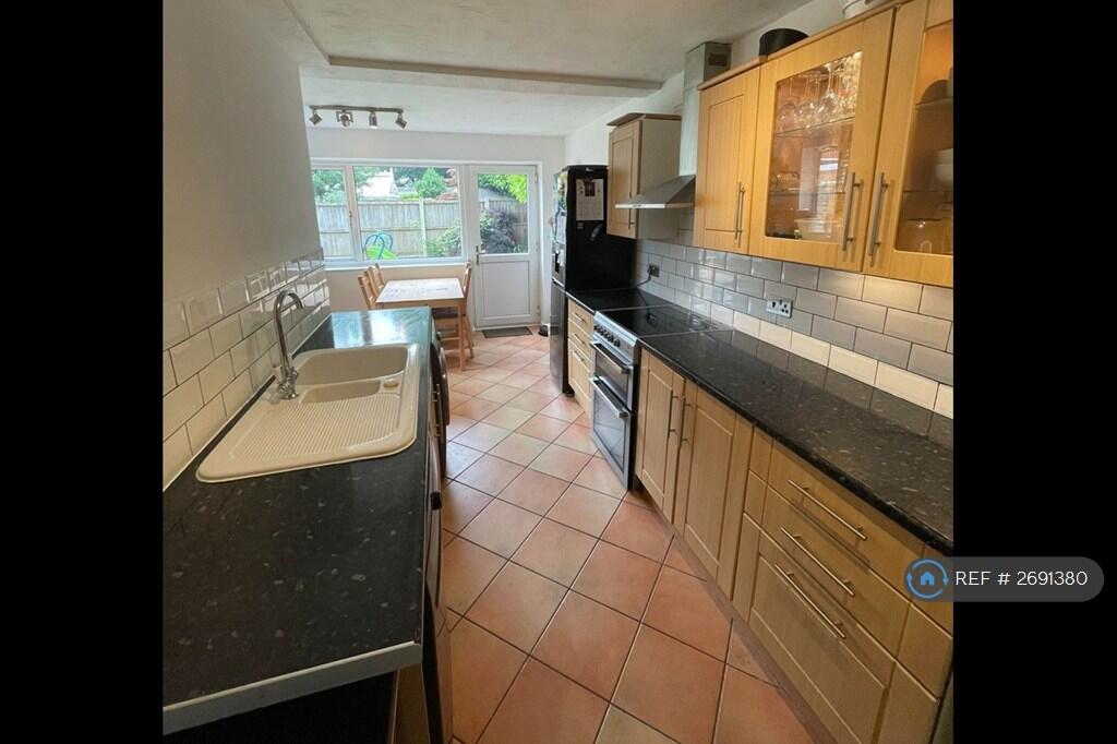 Kitchen (2)
