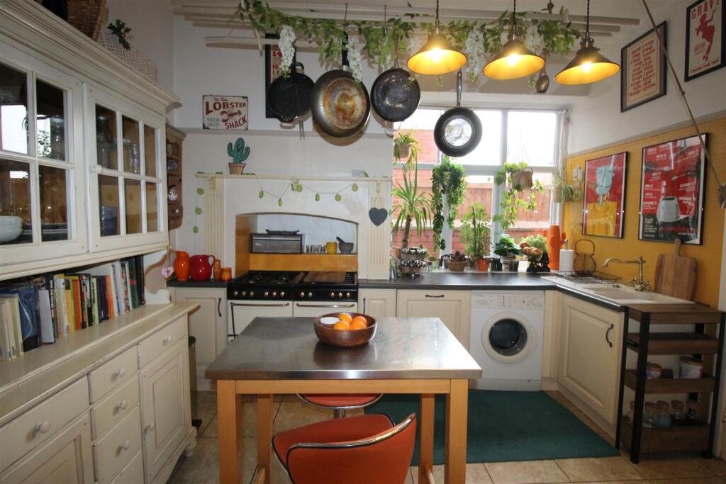 Park Road 74, Kitchen 2.JPG