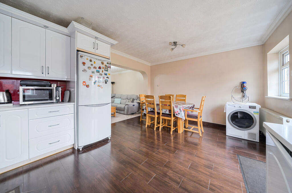 1374962-9-690dcbc...