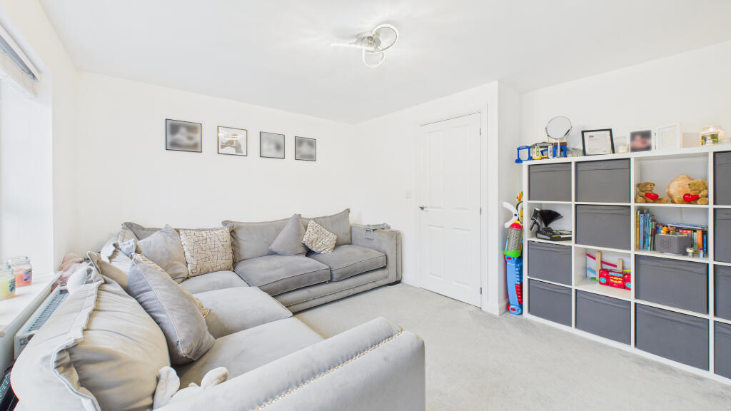 CAM04968G0-PR0077-STILL005