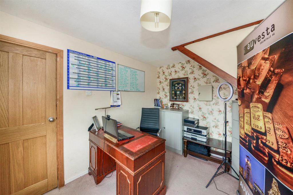 HOME OFFICE