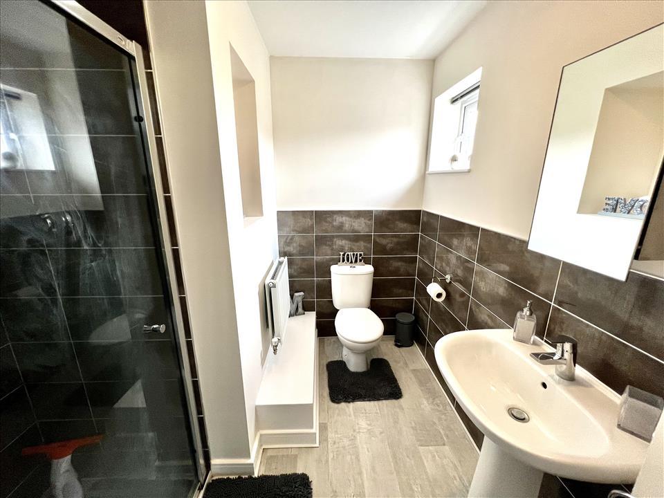 EN SUITE