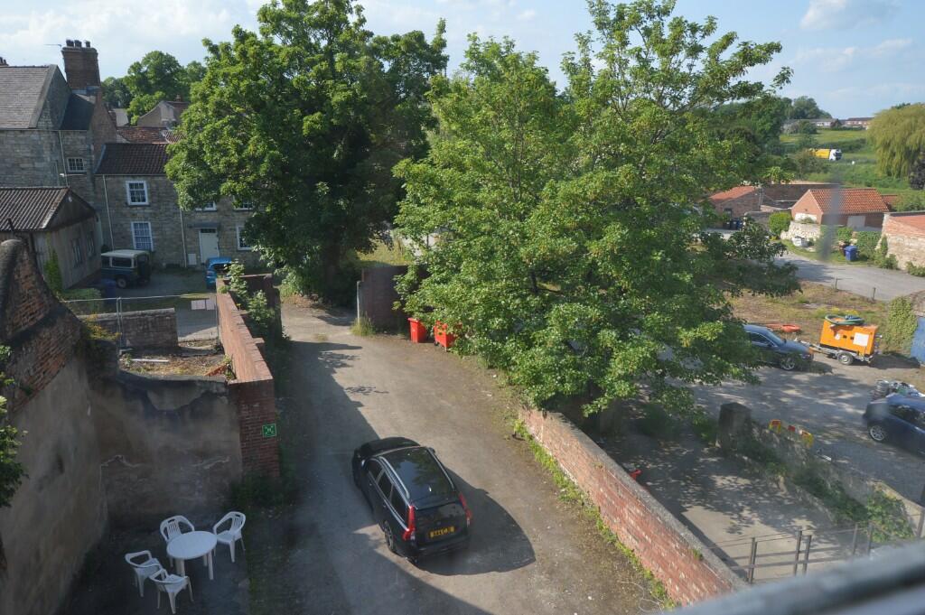 Outlook to rear