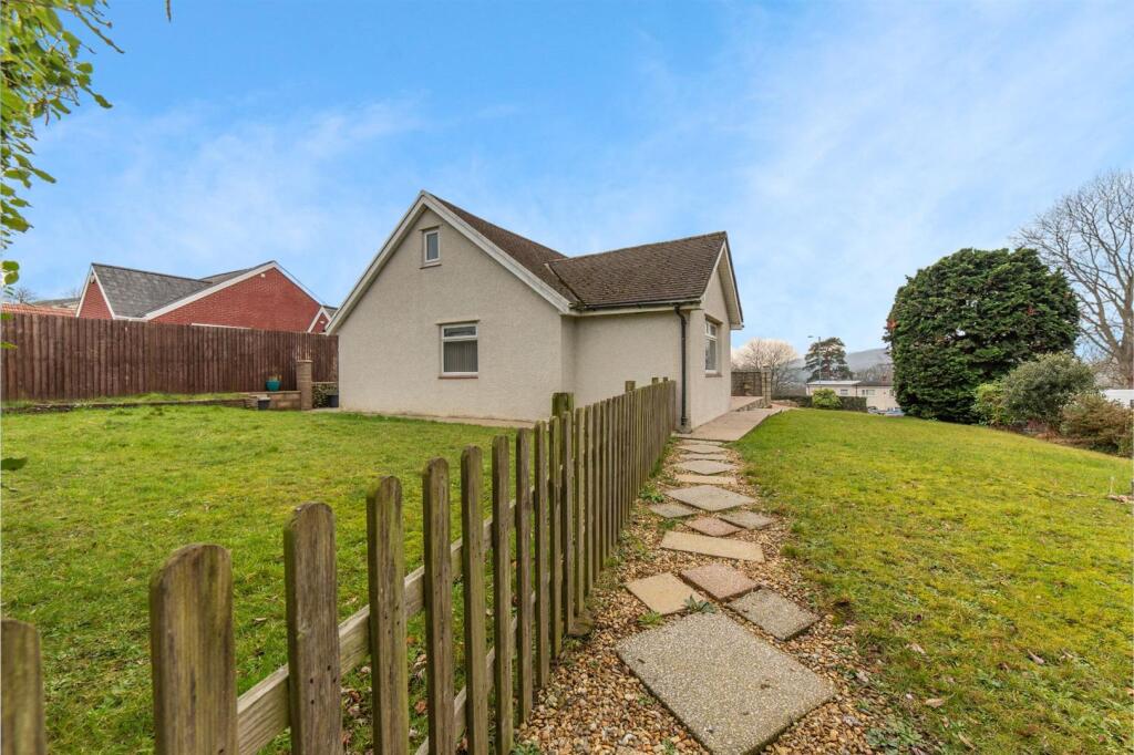 136 Edlogan Way 5.jpg