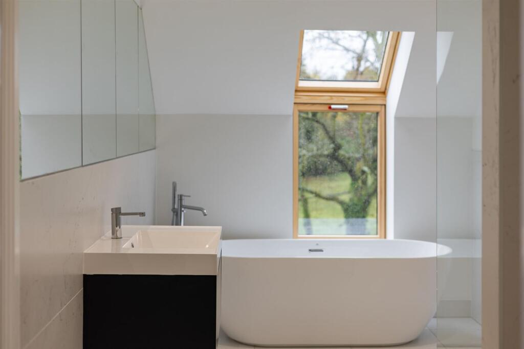 100464_Winkfield Hall North Street Winkfield (43)_