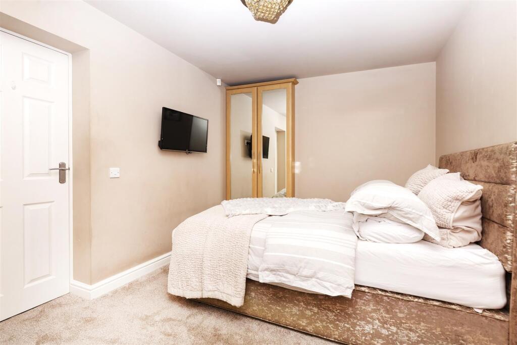 Bramleys Estate Agents - Dewsbury Road - Elland (1