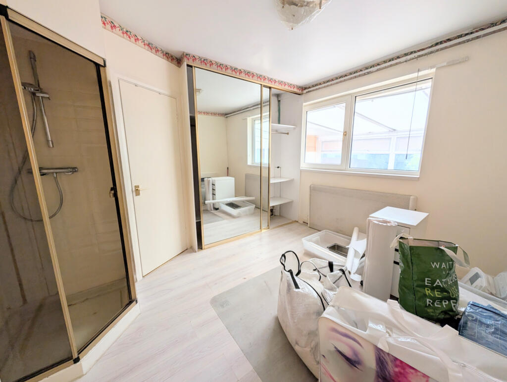 Bedroom 2 with Shower