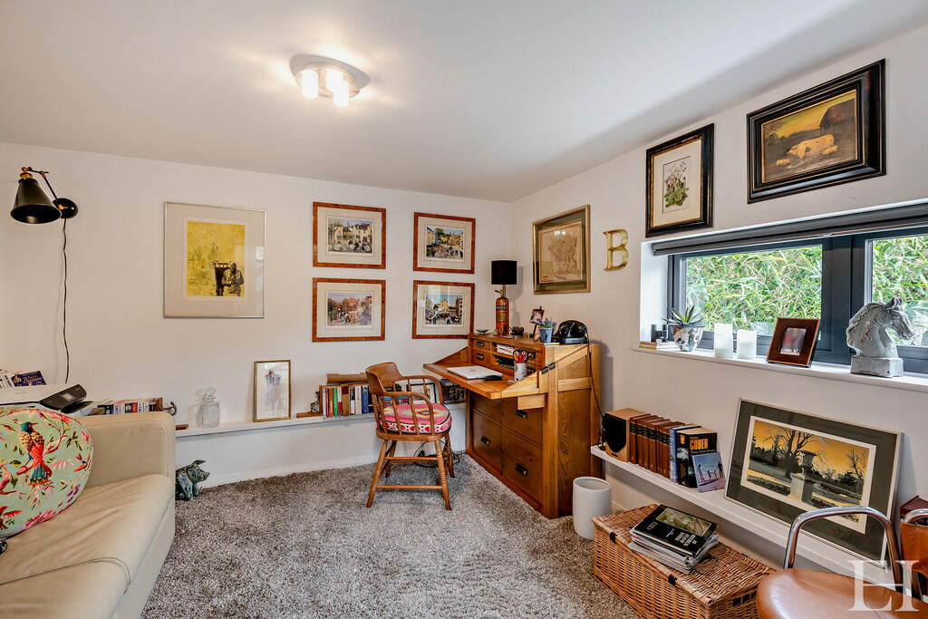 8590702-interiorw...