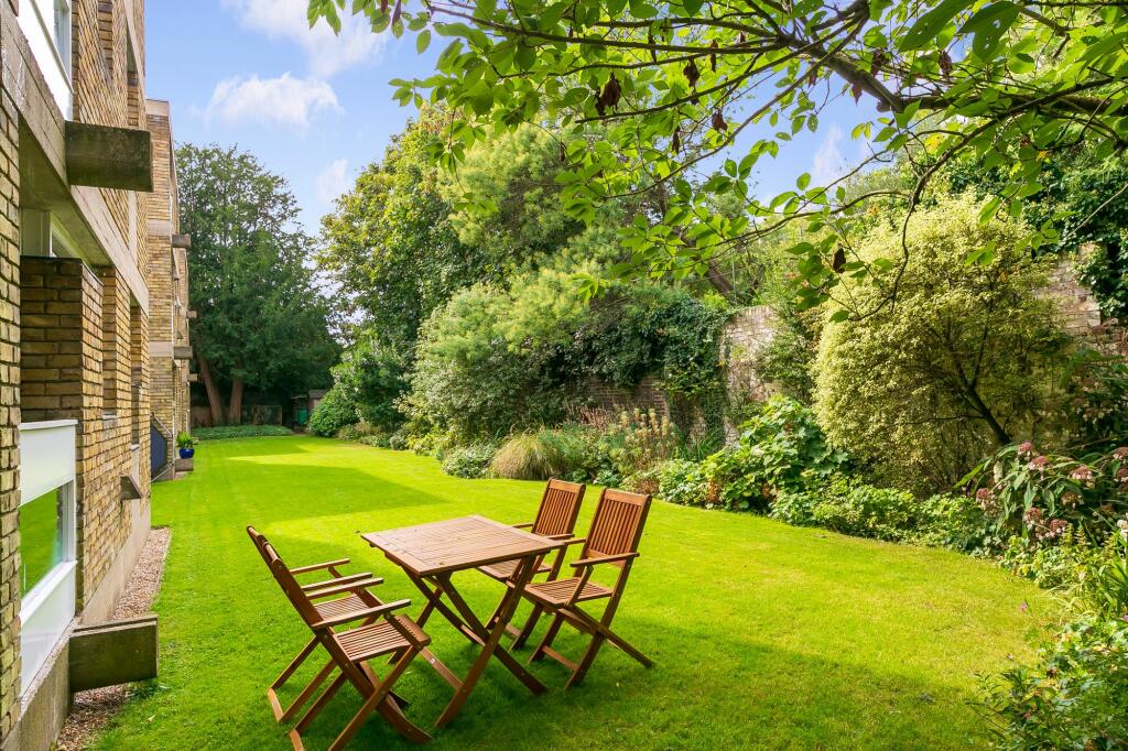 COMMUNAL GARDENS