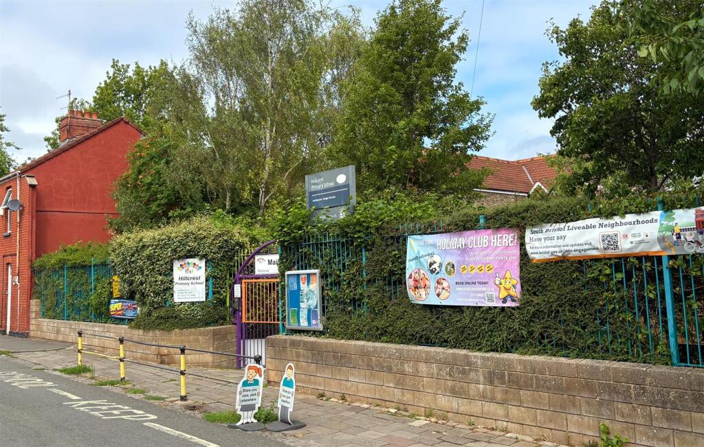 Hillcrest Primary School.jpg