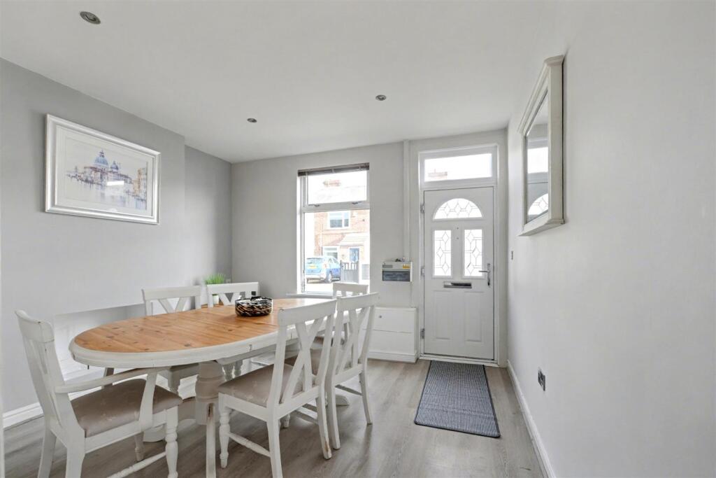 Dining Room_1.jpeg