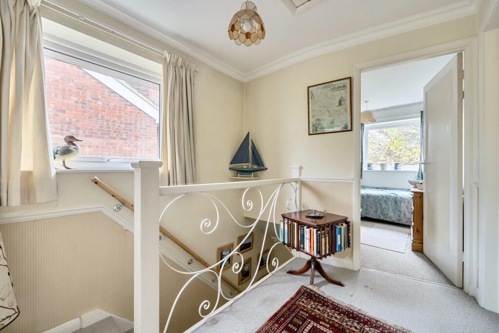 1369886-16-68f8a9...