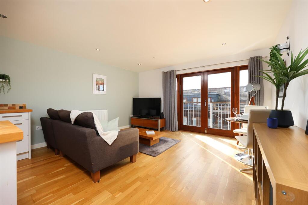 16 Wellesley Mews 18.JPG