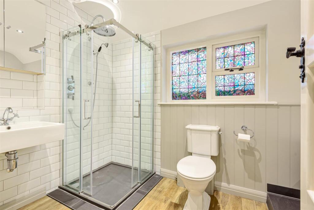 Family bathroom.jpg