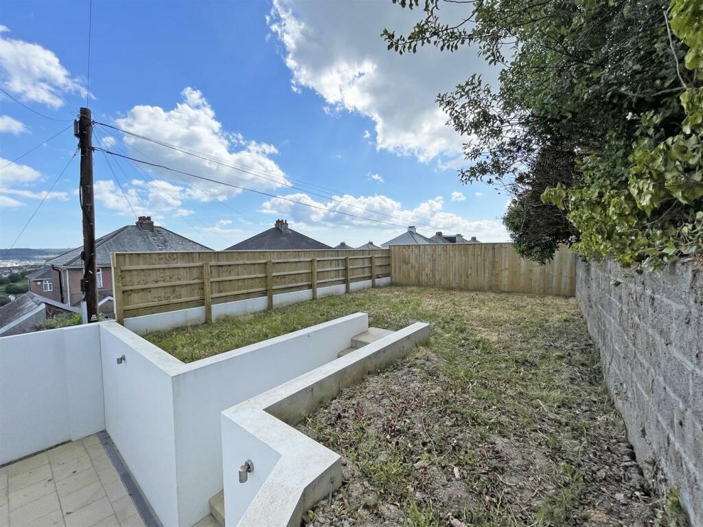 Higher Efford Road 54 - Garden.jpg