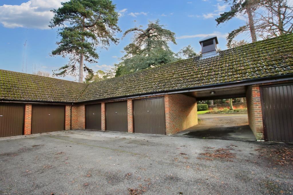 GARAGE (Portal Size).JPG