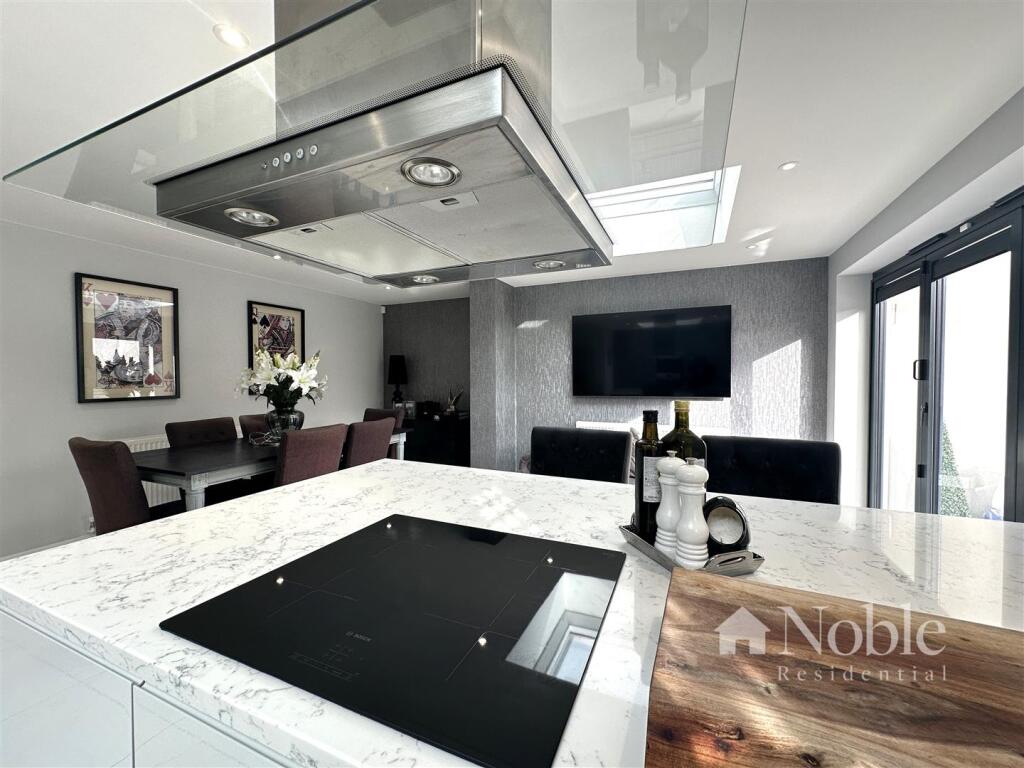 Open Plan Living/Kitchen/Dining Area