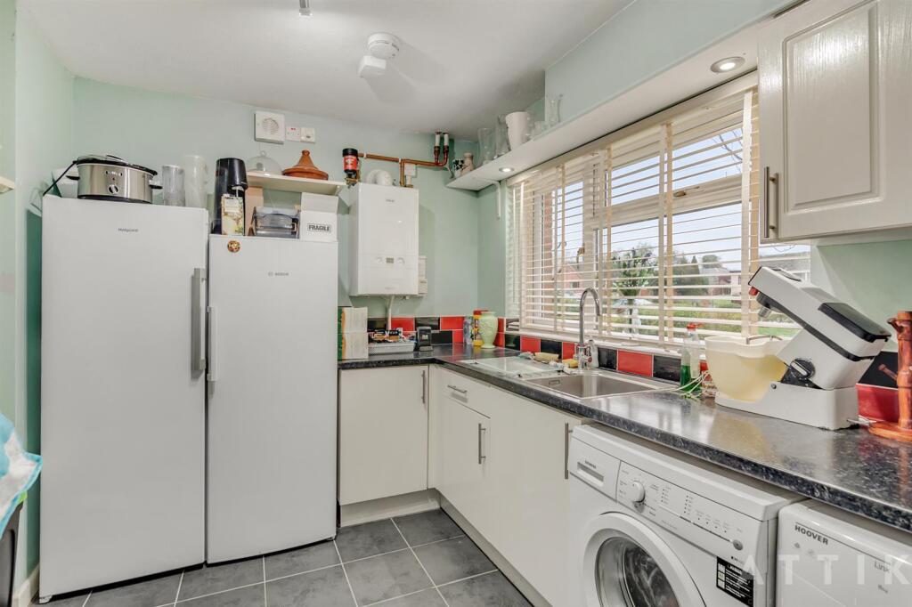 68 High Road Wortwell, Harleston IP20 0EF (26).jpg