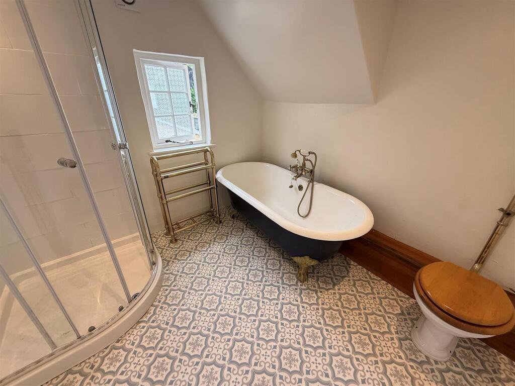 bathroom chapel road.jpg