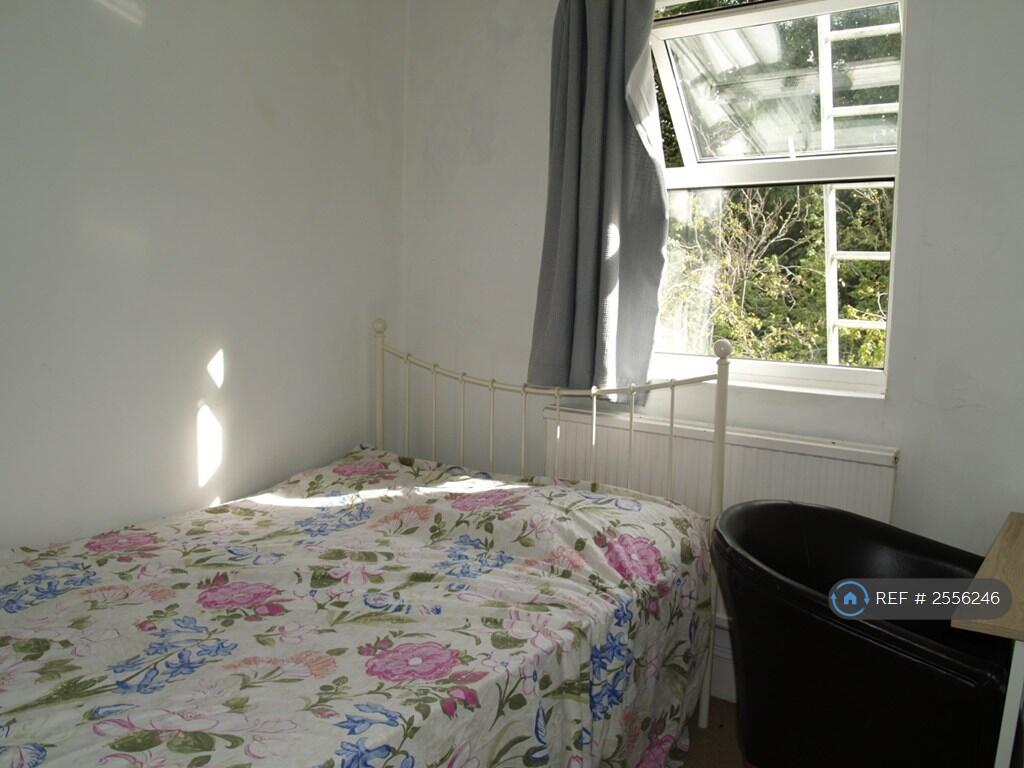 Light Filled Double Bedroom 